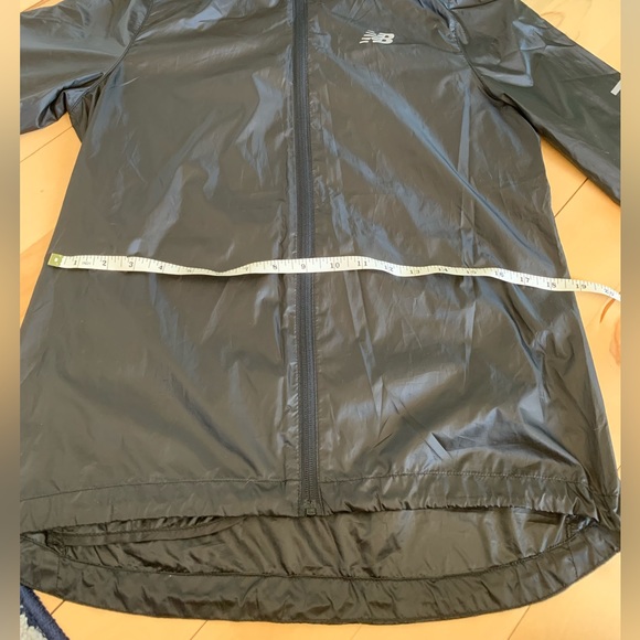 New balance black windbreaker size M - Picture 6 of 8